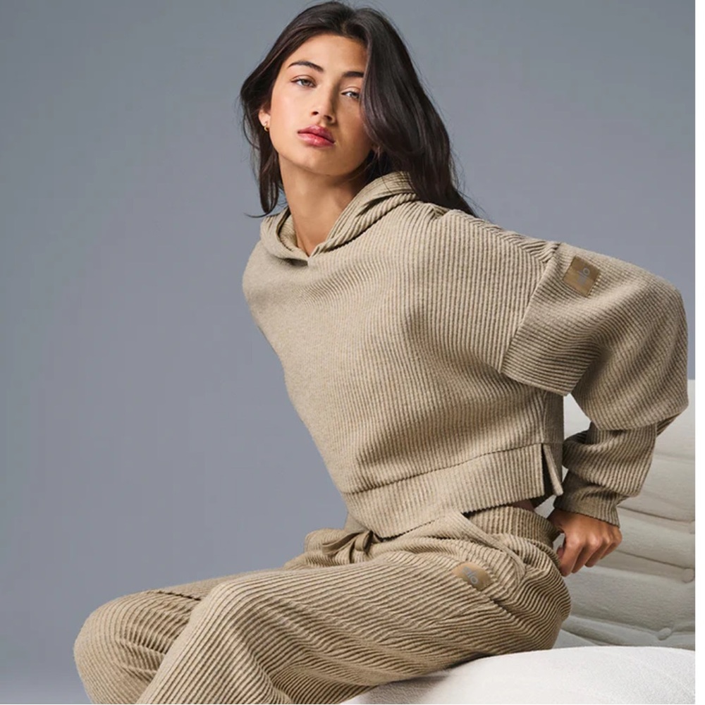 Alo Yoga Muse Hoodie Size M